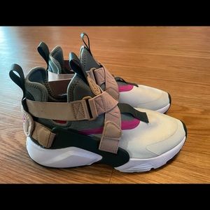 Nike Air Huarache Grey Clay Green Sand